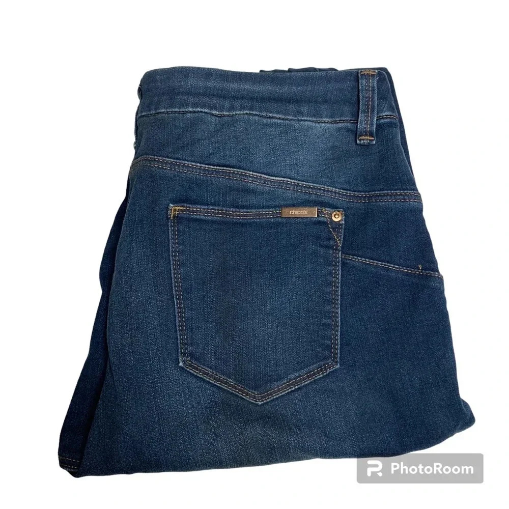 Chico size 1.5R dark wash So Lifting Straight Leg